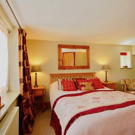The Old Forge Bed & Breakfast East Kennett Ngoại thất bức ảnh