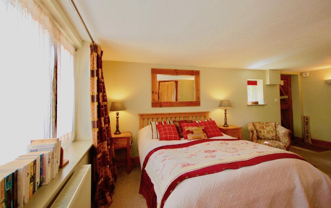The Old Forge Bed & Breakfast East Kennett Ngoại thất bức ảnh