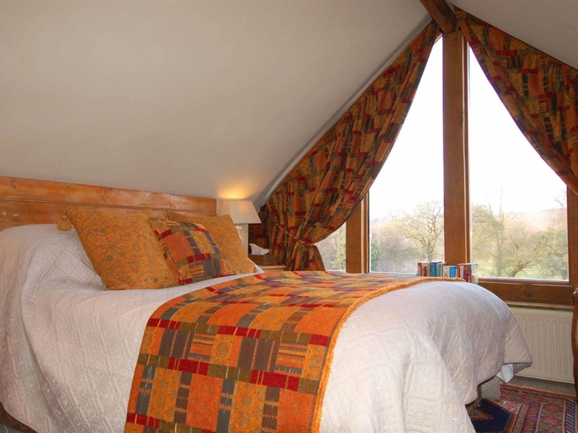 The Old Forge Bed & Breakfast East Kennett Ngoại thất bức ảnh