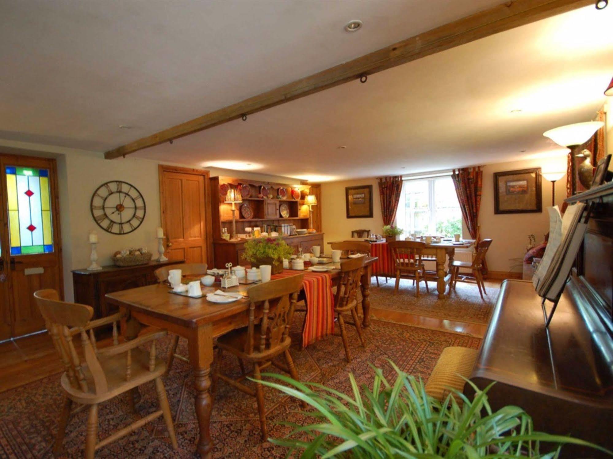 The Old Forge Bed & Breakfast East Kennett Ngoại thất bức ảnh